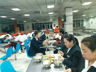 企業(yè)壯大不忘本 以幫帶扶展雄風(fēng)——為餐飲企業(yè)提供專業(yè)管理服務(wù)的實踐探索